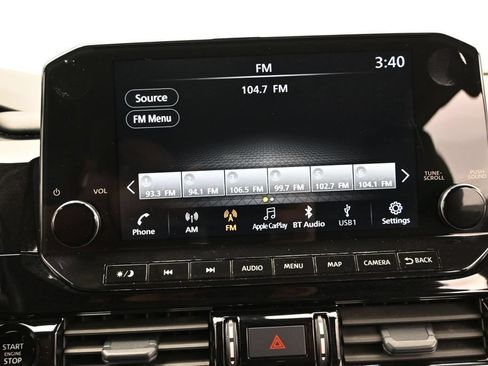 Used 2025 Nissan Pathfinder SL FWD image 15