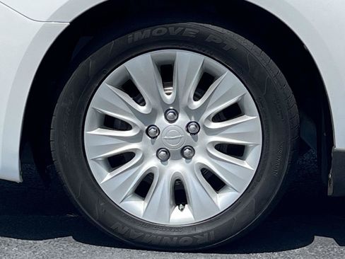 Used 2013 Chrysler 200 LX FWD image 24