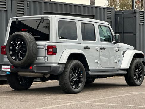 Used 2023 Jeep Wrangler Sahara image 8