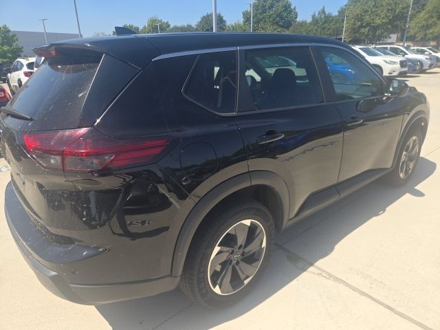 Used 2025 Nissan Rogue SV FWD image 3