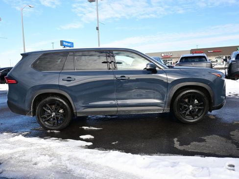 Used 2025 Toyota Grand Highlander AWD image 5