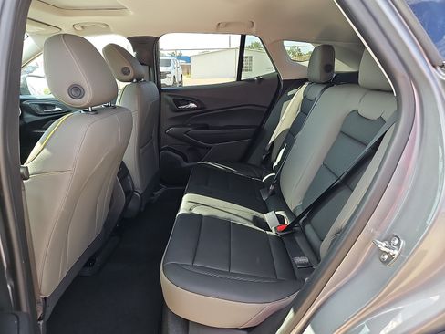 New 2026 Chevrolet Trax ACTIV w/ Sunroof Package FWD image 11