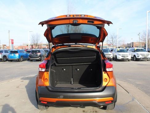 Used 2019 Nissan Kicks SR w/ SR Premium Package image 9