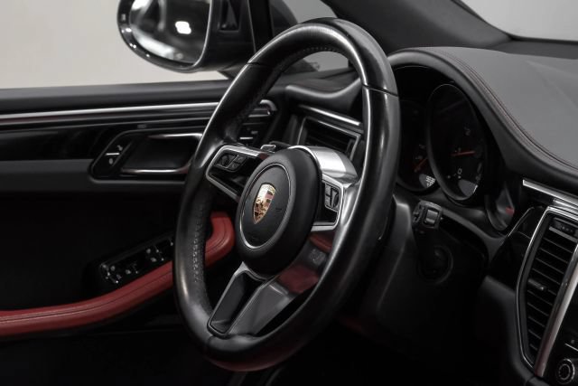 Used 2018 Porsche Macan Sport Edition AWD/4WD image 21