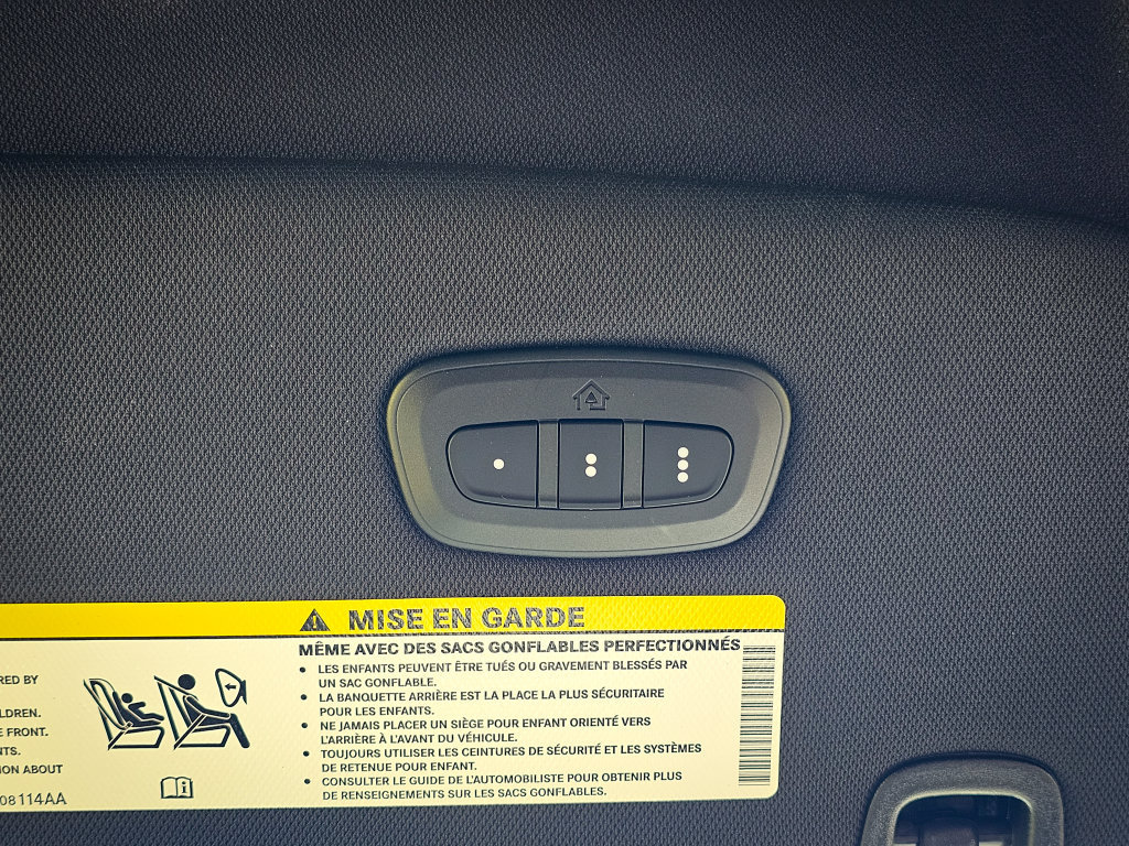 New 2027 Chrysler Pacifica Select FWD image 31