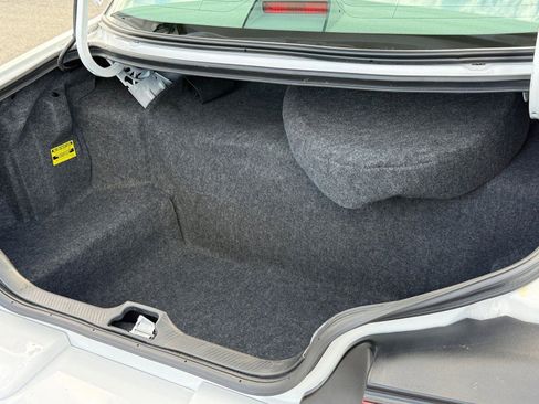 Used 1997 Ford Crown Victoria image 12