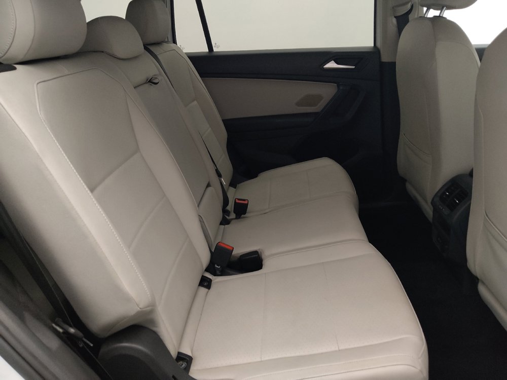 Used 2021 Volkswagen Tiguan SE FWD image 19