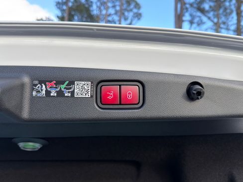New 2026 Mercedes-Benz E 350 Sedan image 17