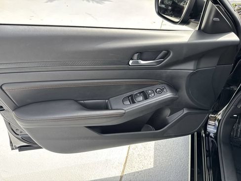 Used 2020 Nissan Altima 2.5 SR FWD image 39