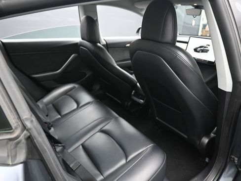 Used 2022 Tesla Model 3 Standard Range image 31