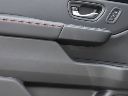 New 2025 Honda Pilot TrailSport image 11