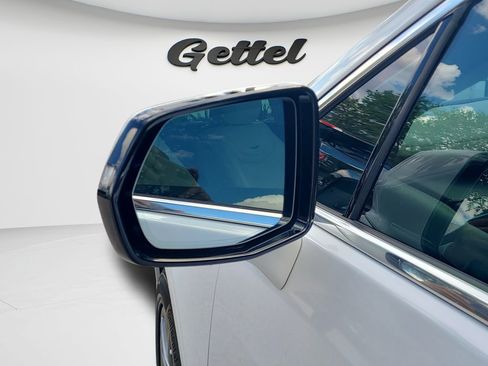 Used 2022 Cadillac XT5 Premium Luxury w/ Technology Package image 11