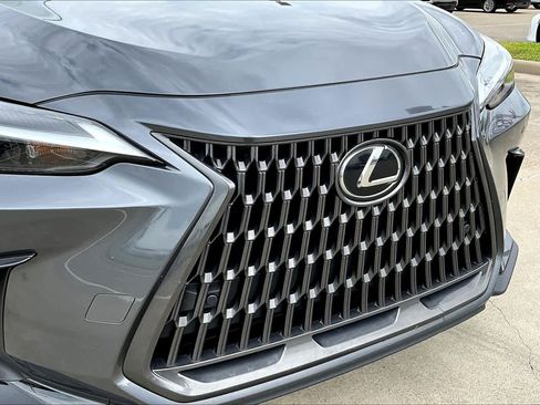 Used 2025 Lexus NX 250 FWD w/ Towing Package (2000 Lbs) image 27