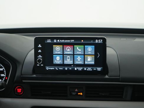 Used 2025 Honda Pilot Touring image 16