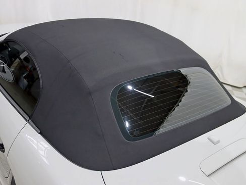 Used 2018 Porsche 718 Boxster S image 32