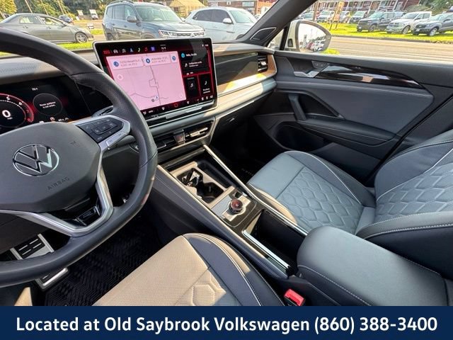 Certified 2025 Volkswagen Tiguan SEL R-Line AWD/4WD image 35