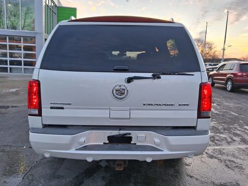 Used 2005 Cadillac Escalade ESV Platinum image 5