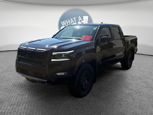 Used 2025 Nissan Frontier PRO-4X w/ Pro Convenience Package AWD/4WD image 8
