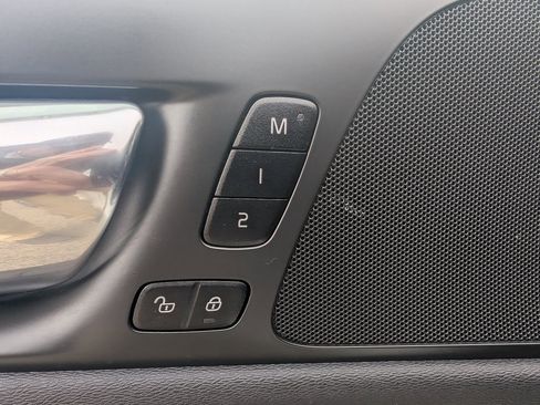 Used 2022 Volvo S60 T8 R-Design Expression w/ Protection Package Premier image 15