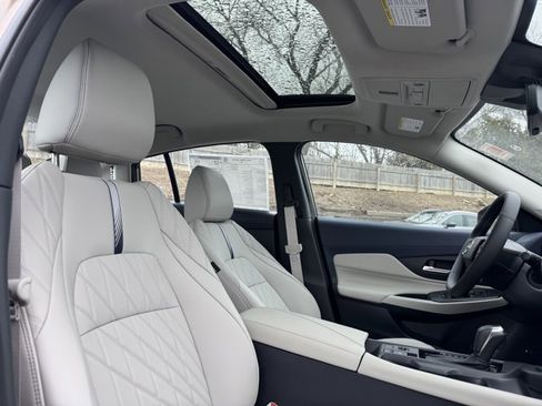 New 2026 Nissan Sentra SL w/ Floor Mat Package image 9