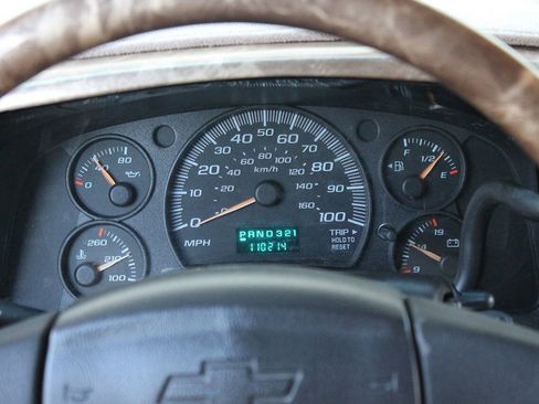 Used 2006 Chevrolet Express 1500 RWD image 52