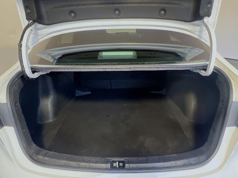 Used 2022 Toyota Corolla LE image 32