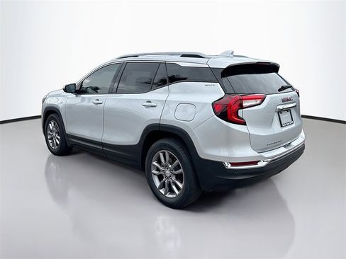 Used 2022 GMC Terrain SLT w/ Infotainment Package II image 5