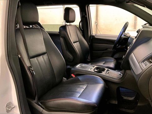 Used 2019 Dodge Grand Caravan GT image 7
