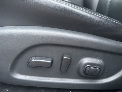 Used 2018 Nissan Pathfinder SL w/ SL Premium Package image 16