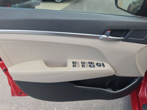Used 2020 Hyundai Elantra SE w/ Cargo Package (C1) FWD image 15