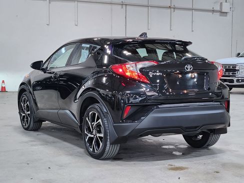 Used 2021 Toyota C-HR XLE image 11