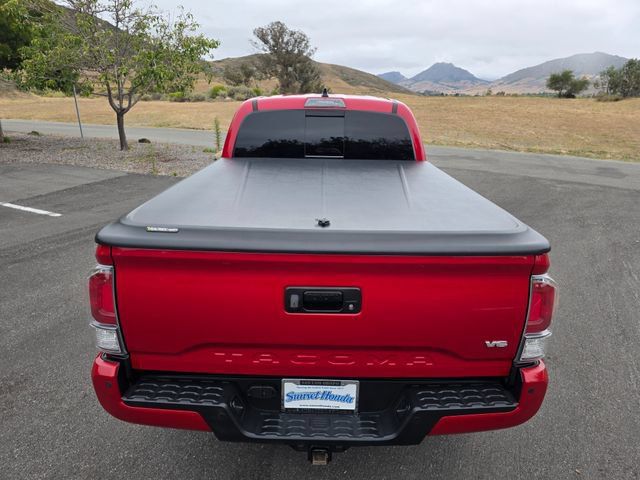 Used 2022 Toyota Tacoma TRD Sport w/ Technology Package AWD/4WD image 18