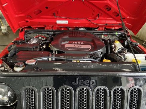 Used 2015 Jeep Wrangler Unlimited Sport image 12