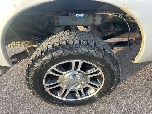 Used 2016 Ford F350 Platinum w/ FX4 Off-Road Package image 21