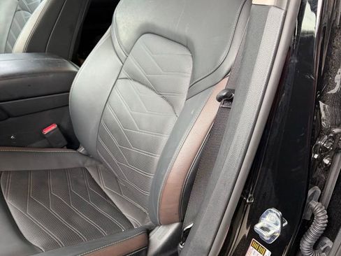 Used 2025 Nissan Pathfinder Platinum w/ Cargo Package FWD image 8