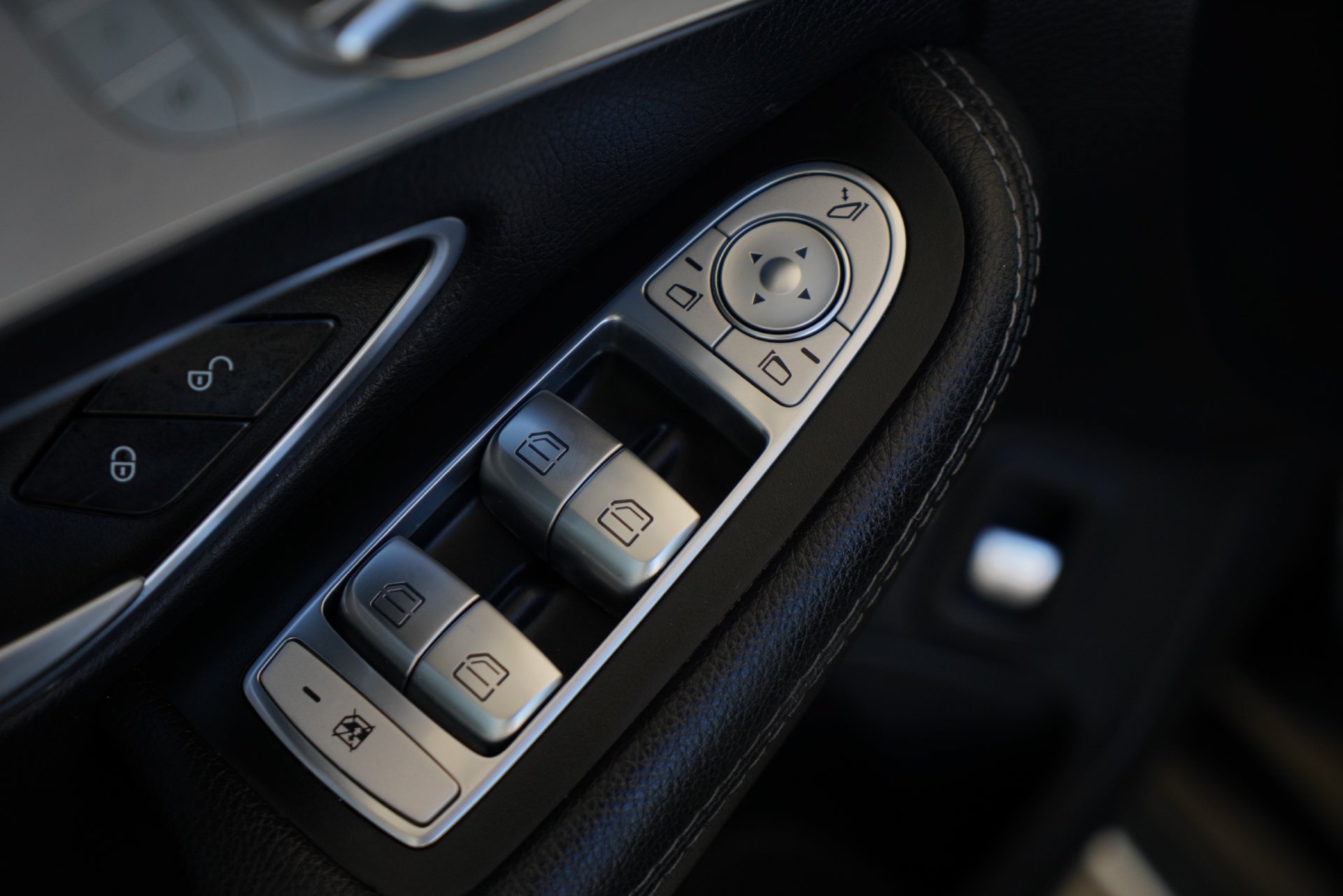 Used 2016 Mercedes-Benz C 300 Sedan image 23