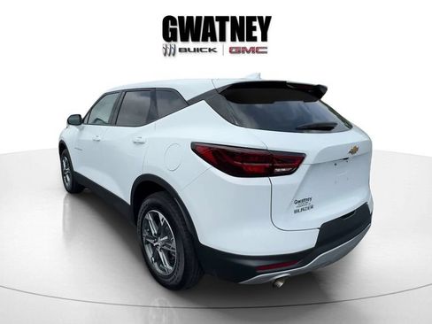 Used 2025 Chevrolet Blazer LT FWD image 5