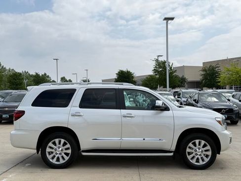Used 2021 Toyota Sequoia Platinum RWD image 6