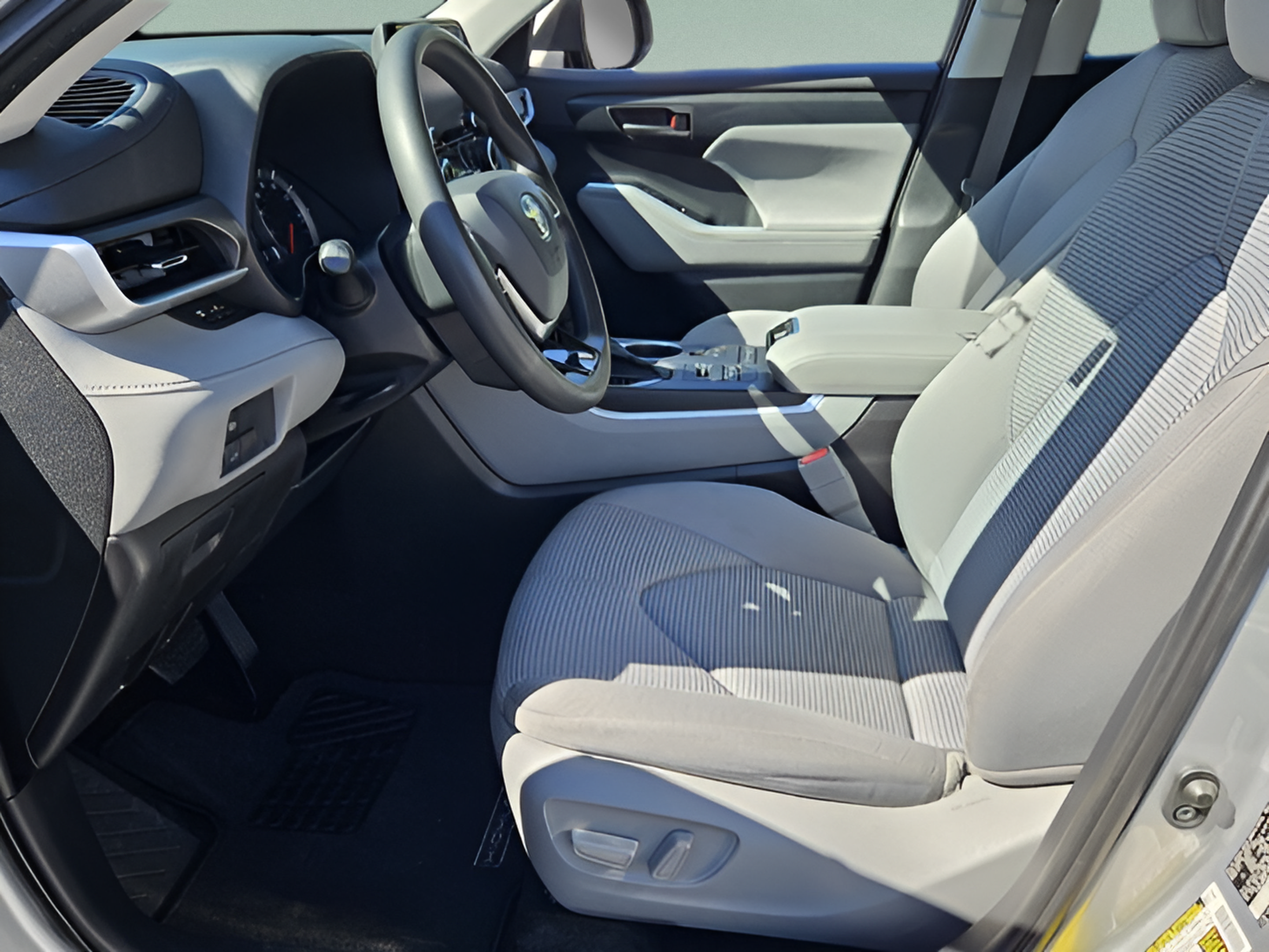 Certified 2020 Toyota Highlander L AWD/4WD image 13