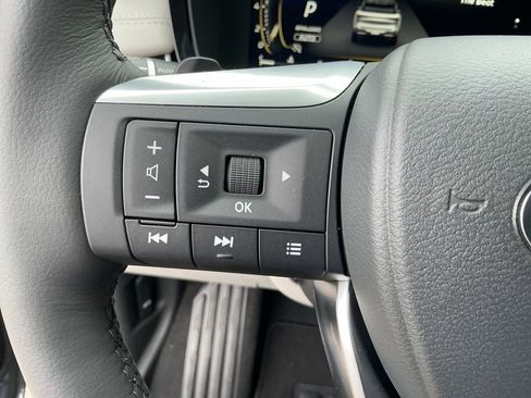 New 2026 INFINITI QX60 Luxe w/ Family Package image 18