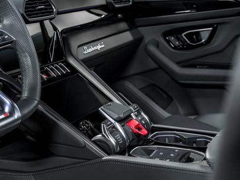 Used 2021 Lamborghini Urus image 23