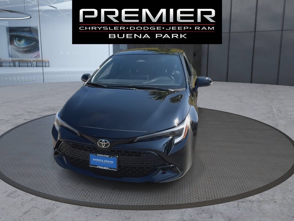 Used 2026 Toyota Corolla SE FWD image 3