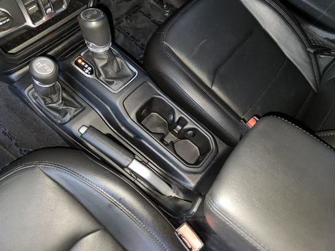 Used 2021 Jeep Wrangler Unlimited Sahara image 23