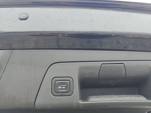 Used 2023 Buick Envision Avenir image 11