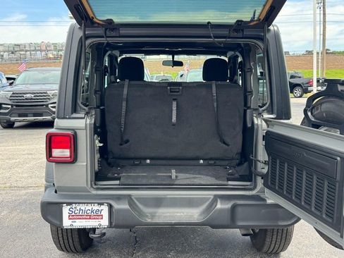 Used 2023 Jeep Wrangler Sport AWD/4WD image 5