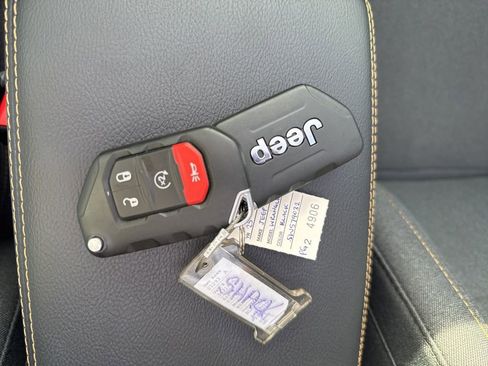 Certified 2025 Jeep Wrangler Unlimited Sahara w/ Safety Group image 27