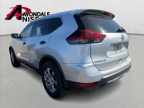 Used 2019 Nissan Rogue S image 3