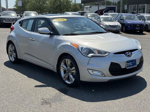 Used 2016 Hyundai Veloster w/ Option Group 03 FWD image 1