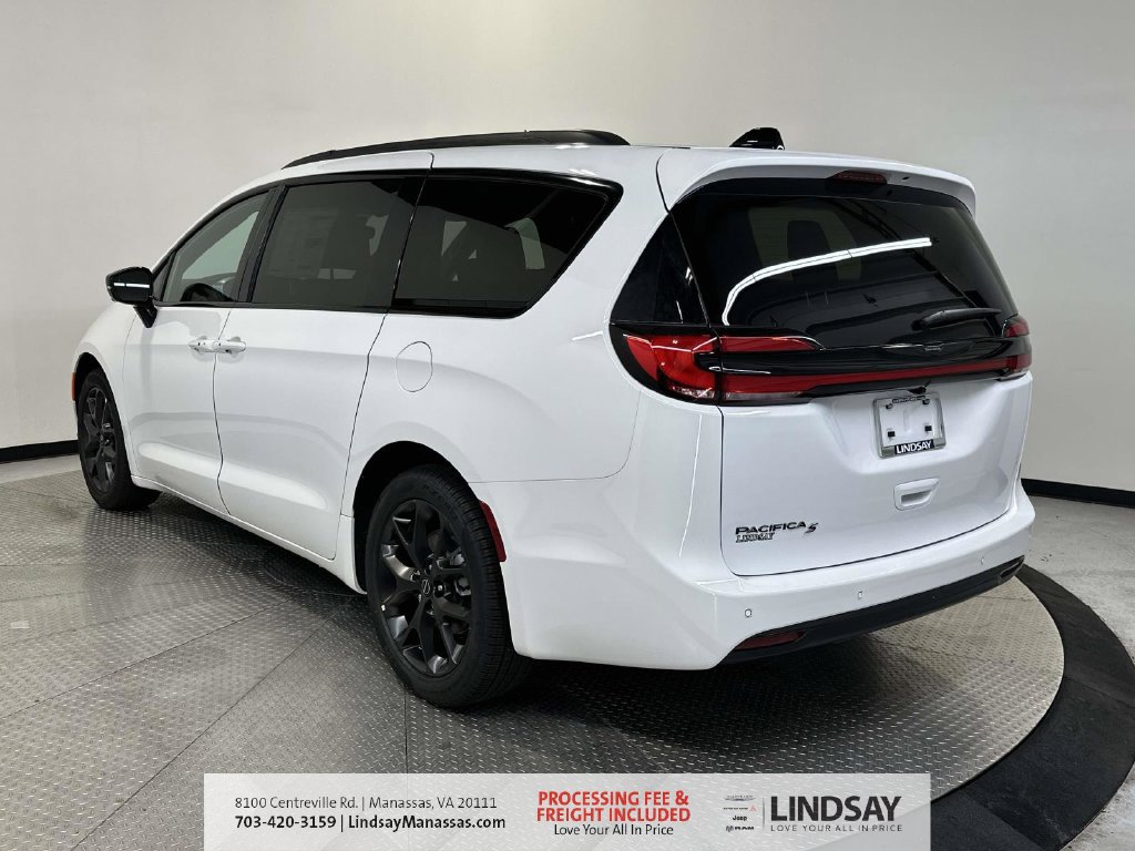 New 2026 Chrysler Pacifica Select w/ S Appearance Package FWD image 6