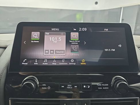 Used 2023 Nissan Armada Platinum w/ Captain's Chairs Package RWD image 30